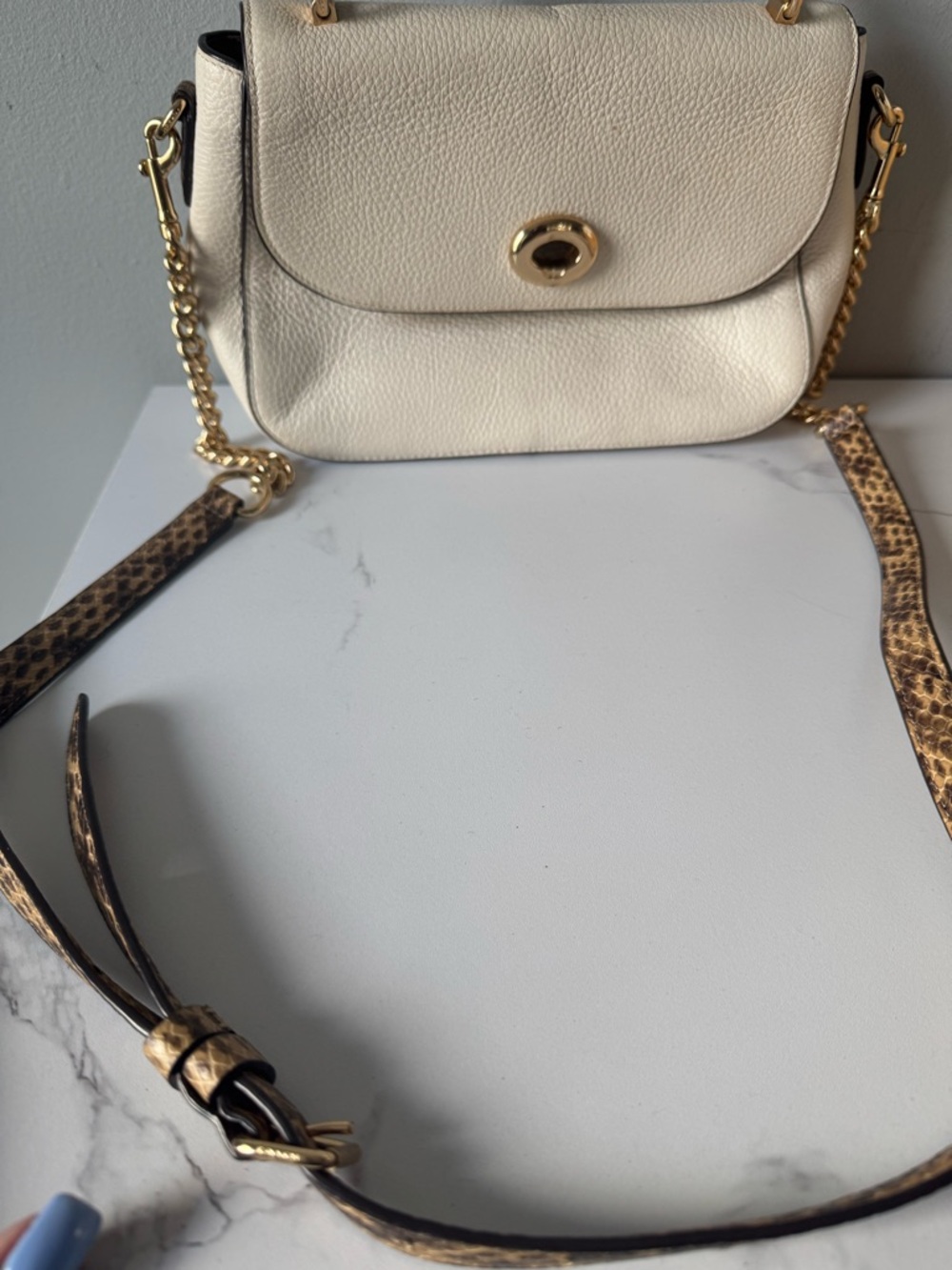 Coach Cream Leather Shoulder Bag with Gold Hardware and Snake-Print Trim - Picture 2 of 5